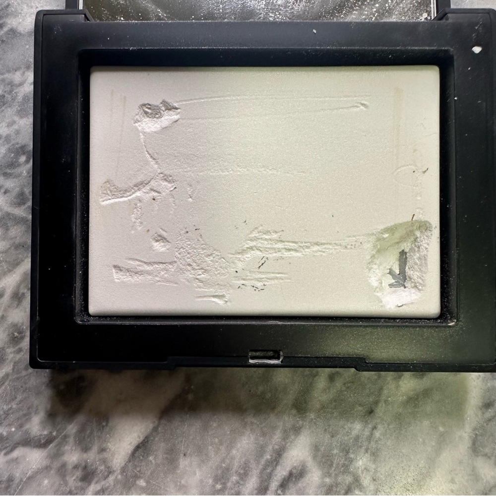 Nars Light Reflecting Setting Powder‎ Translucent - Picture 3 of 6